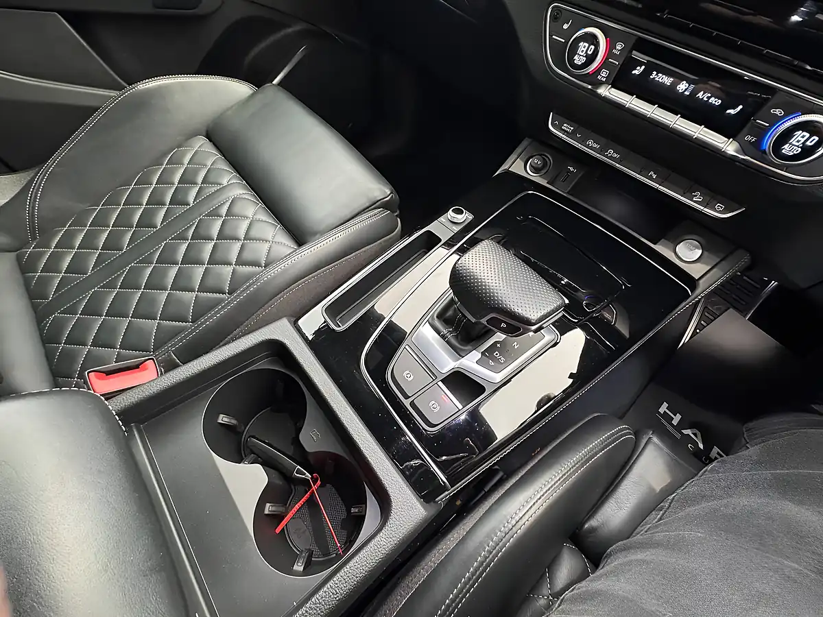 Used 2022 Audi Q5 Edition 1 Blue - Interior and Exterior details 16