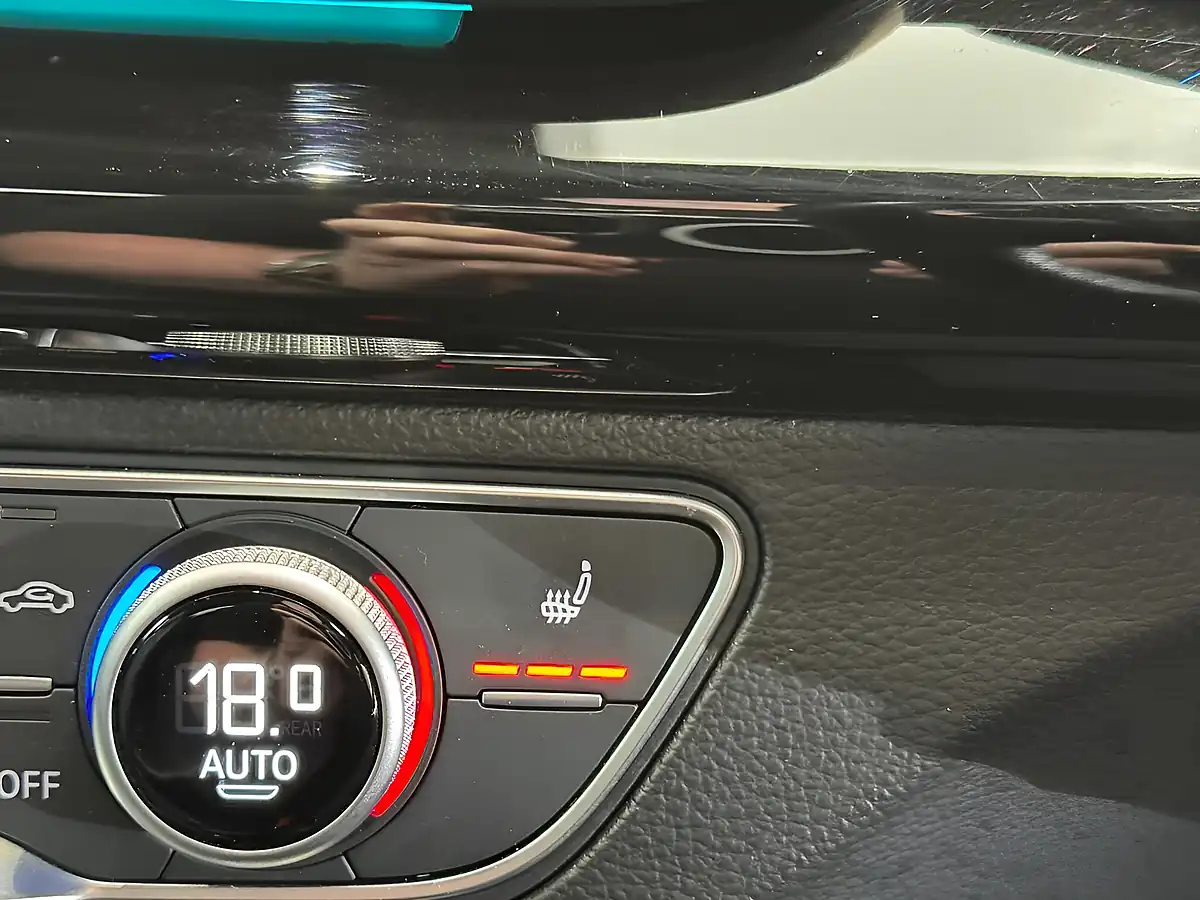 Used 2022 Audi Q5 Edition 1 Blue - Interior and Exterior details 17