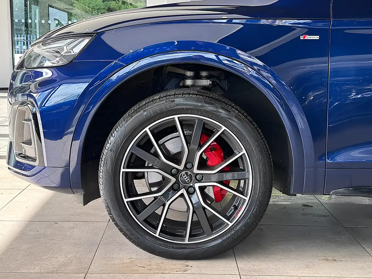 Used 2022 Audi Q5 Edition 1 Blue - Interior and Exterior details 7