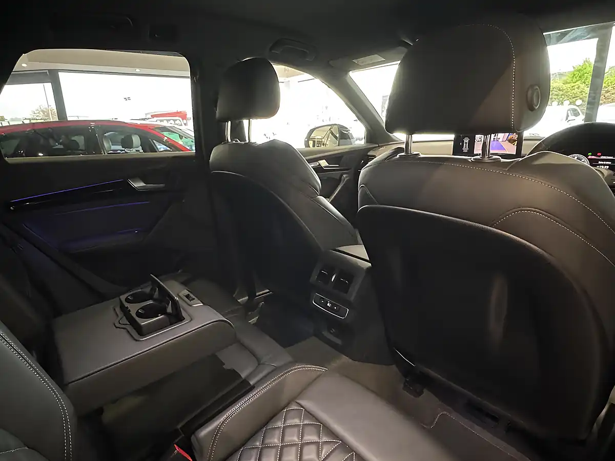 Used 2022 Audi Q5 Edition 1 Grey - Interior and Exterior details 10