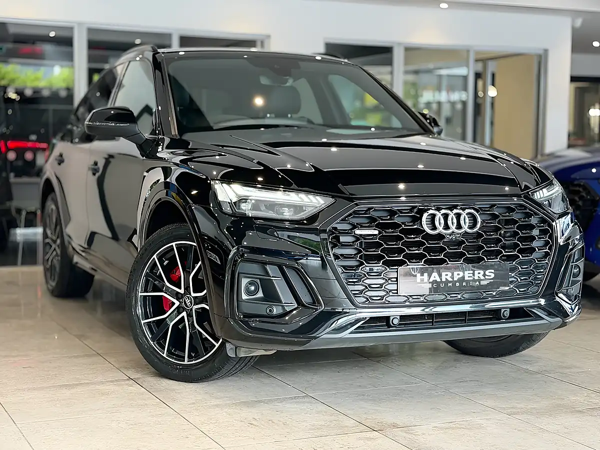 Used 2022 Audi Q5 Edition 1 Sportback Black - Front View