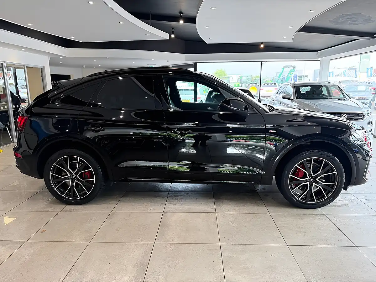 Used 2022 Audi Q5 Edition 1 Sportback Black - Interior and Exterior details 11