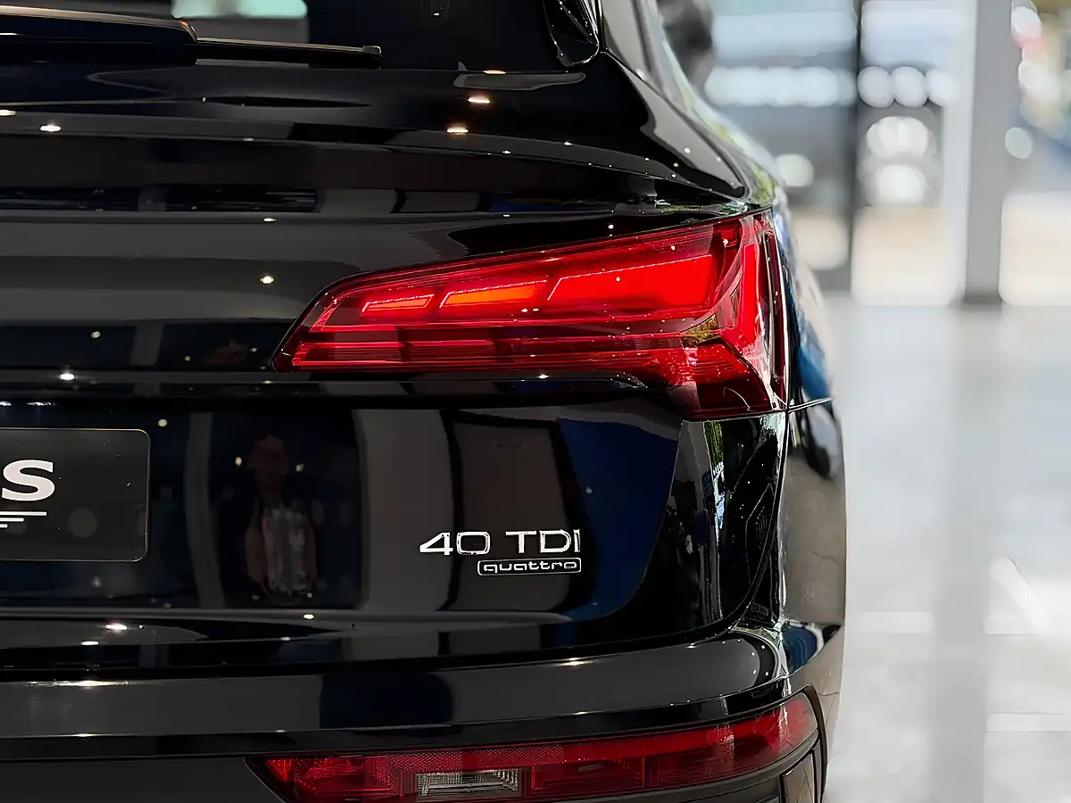 Used 2022 Audi Q5 Edition 1 Sportback Black - Interior and Exterior details 9