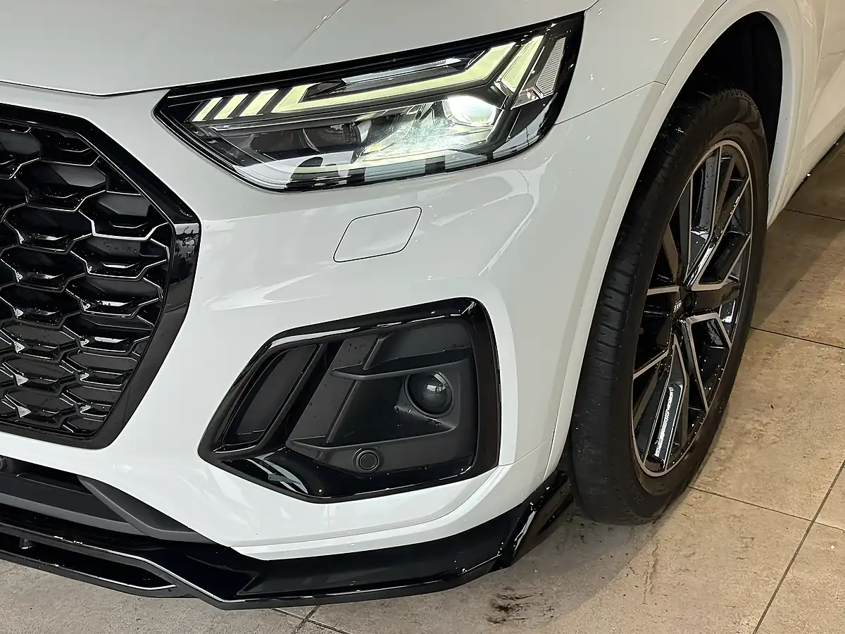 Used 2022 Audi Q5 Edition 1 Sportback White - Interior and Exterior details 4