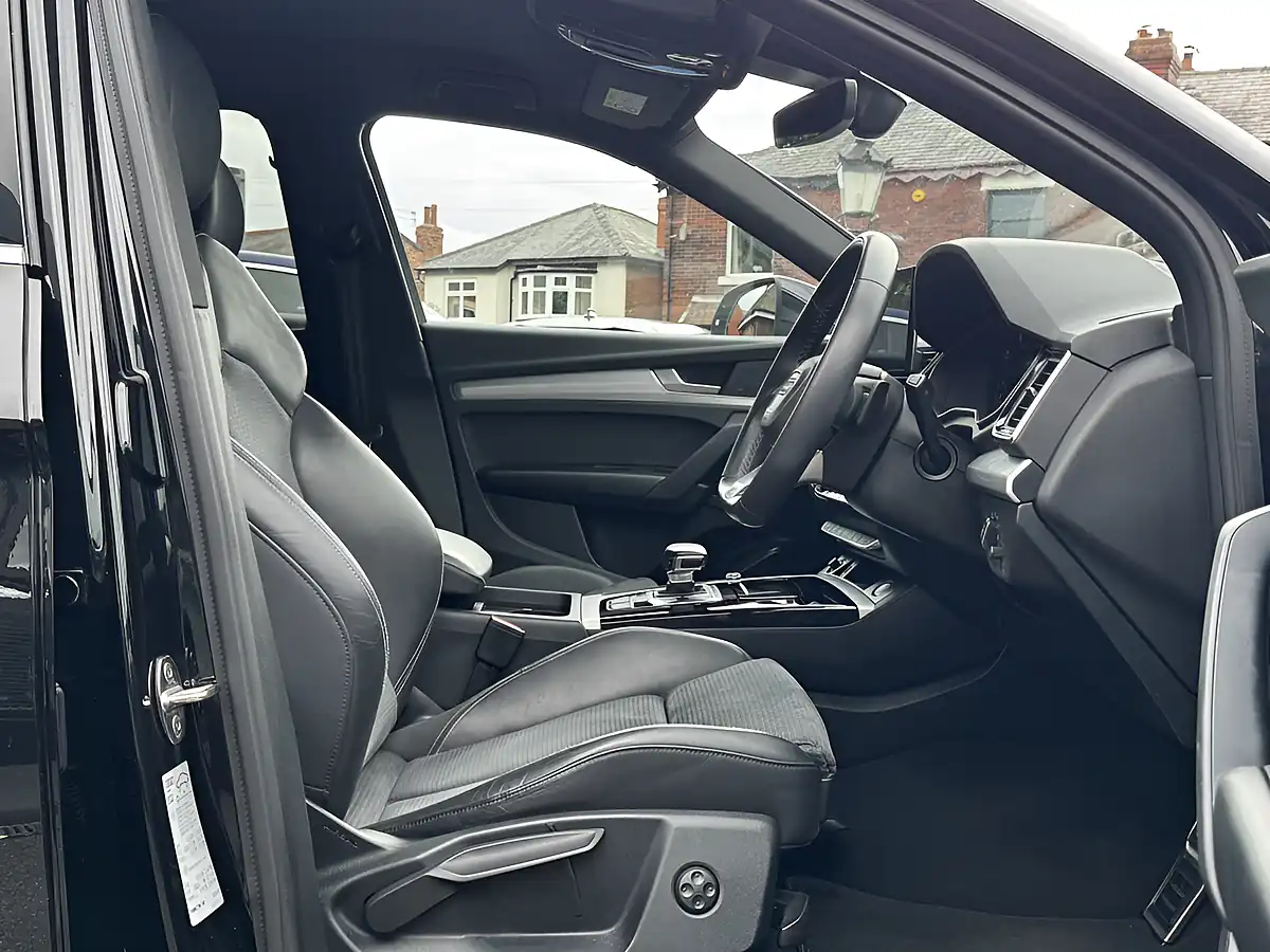 Used 2022 Audi Q5 S Line Black - Interior and Exterior details 13