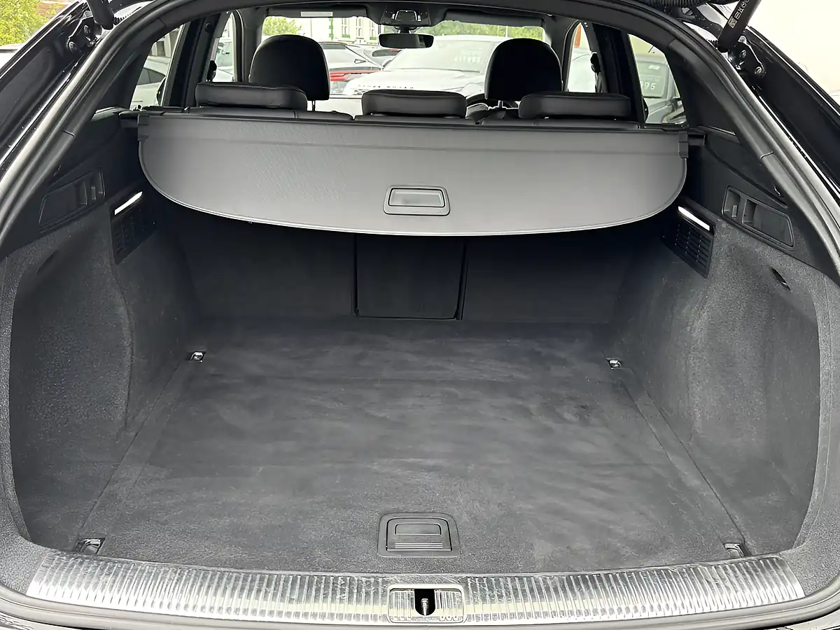 Used 2022 Audi Q5 S Line Black - Interior and Exterior details 19
