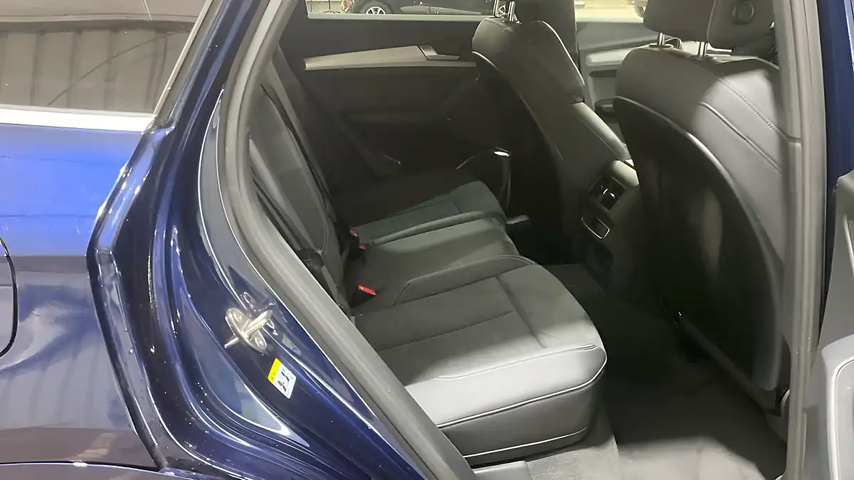 Used 2022 Audi Q5 S Line Blue - Interior and Exterior details 14