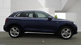 Used 2022 Audi Q5 S Line Blue - Interior and Exterior details 9