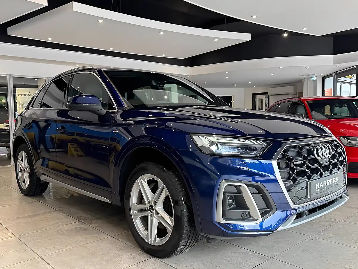 Used 2022 Audi Q5 S Line Blue - Interior and Exterior details 10