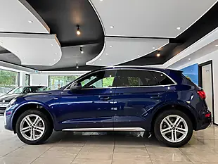 Used 2022 Audi Q5 S Line Blue - Interior and Exterior details 4