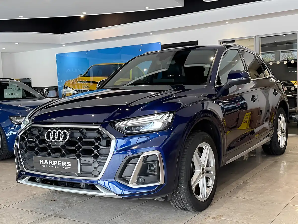 Used 2022 Audi Q5 S Line Blue - Interior and Exterior details 5