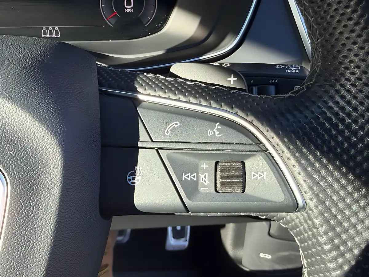 Used 2022 Audi Q5 Vorsprung Navarra Blue - Interior and Exterior details 13