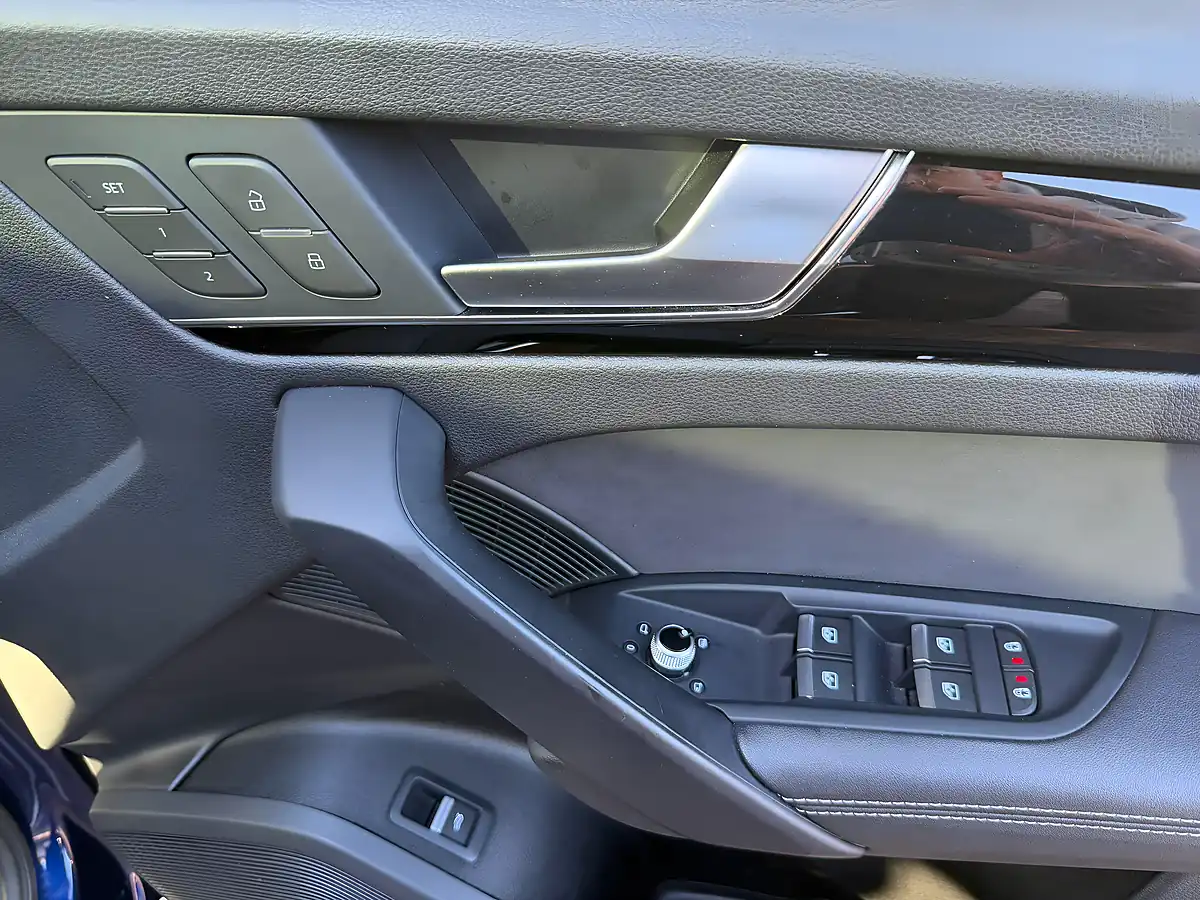Used 2022 Audi Q5 Vorsprung Navarra Blue - Interior and Exterior details 15