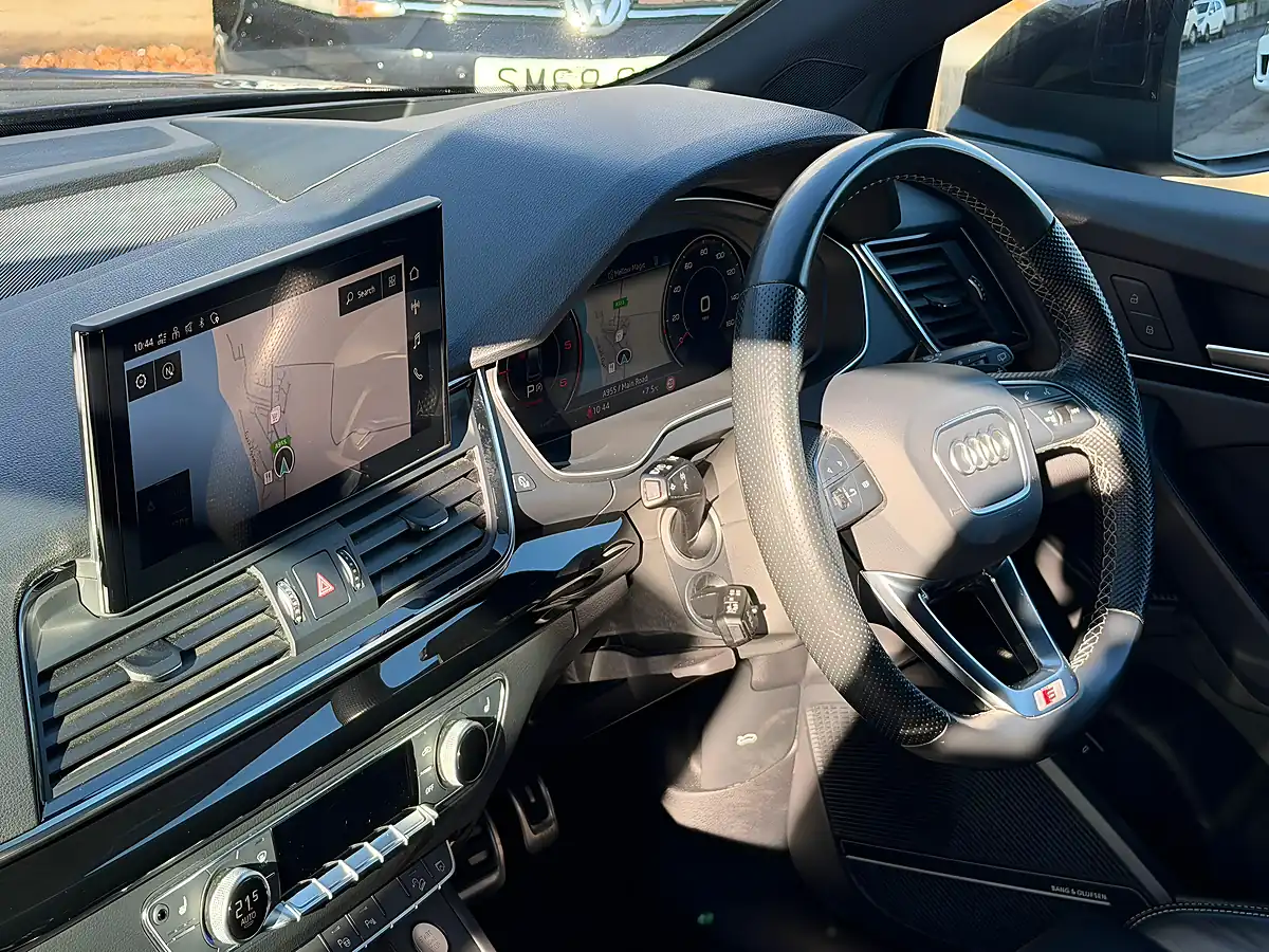 Used 2022 Audi Q5 Vorsprung Navarra Blue - Interior and Exterior details 5