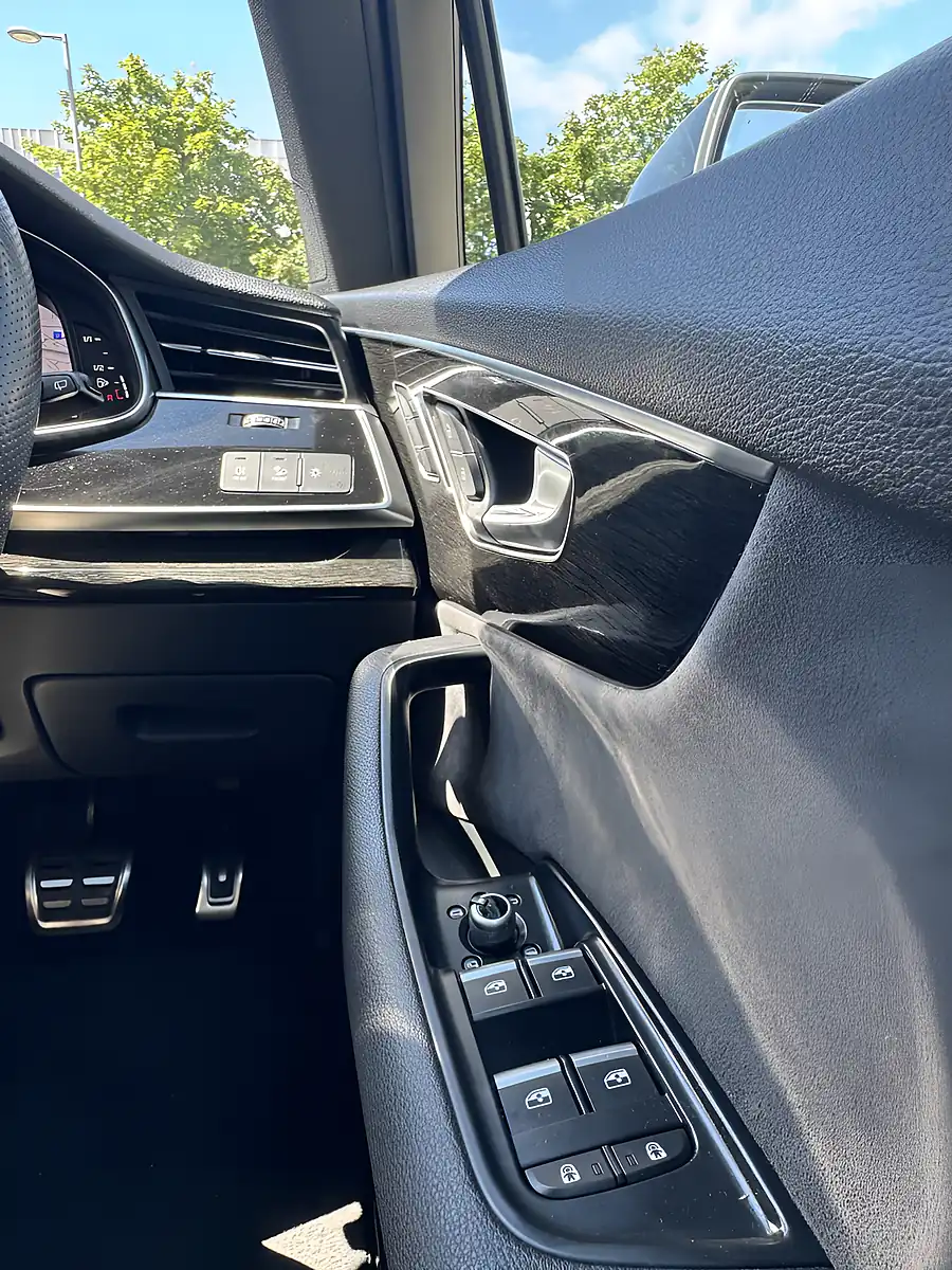 Used 2022 Audi Q7 Black Edition Black - Interior and Exterior details 19