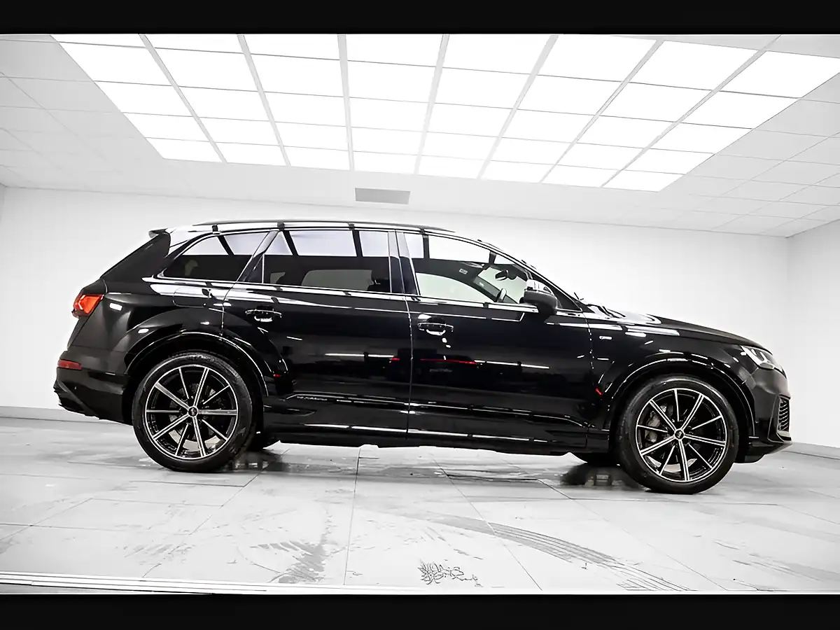 Used 2022 Audi Q7 Black Edition Black - Interior and Exterior details 7