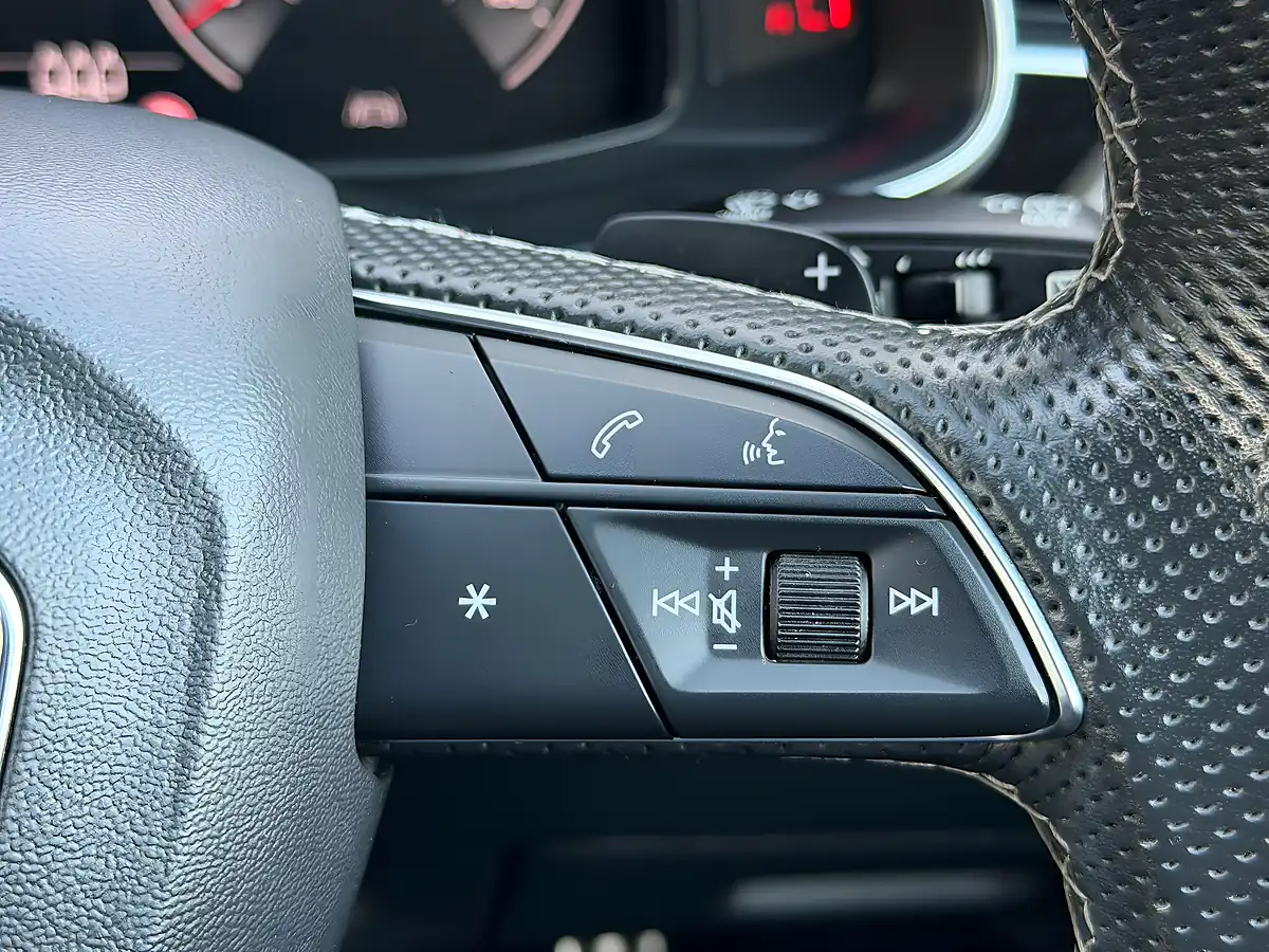 Used 2022 Audi Q7 Black Edition Mythos Black - Interior and Exterior details 13