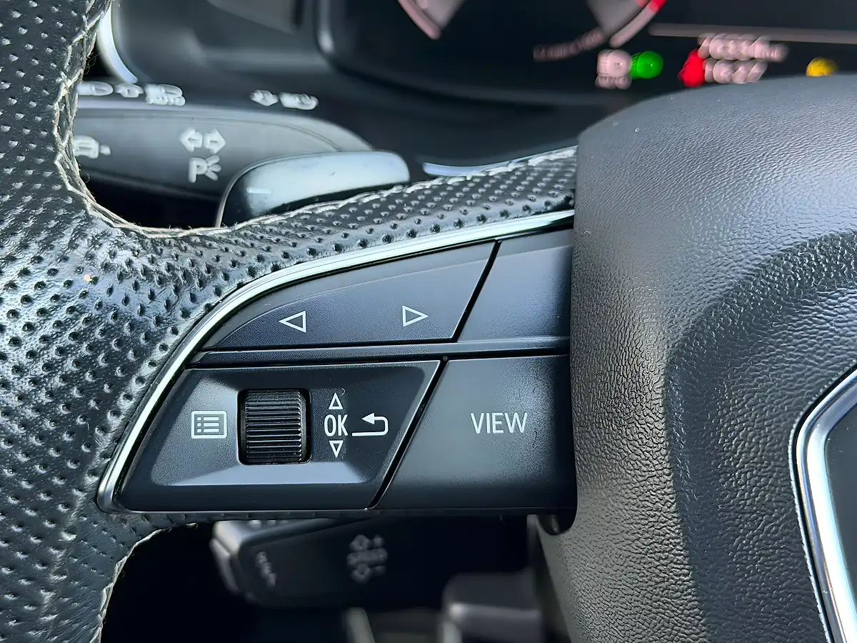 Used 2022 Audi Q7 Black Edition Mythos Black - Interior and Exterior details 15