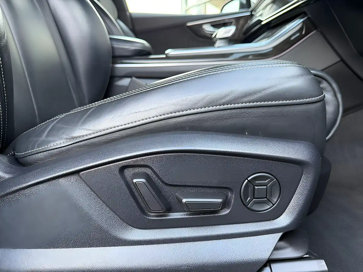 Used 2022 Audi Q7 Black Edition Mythos Black - Interior and Exterior details 16