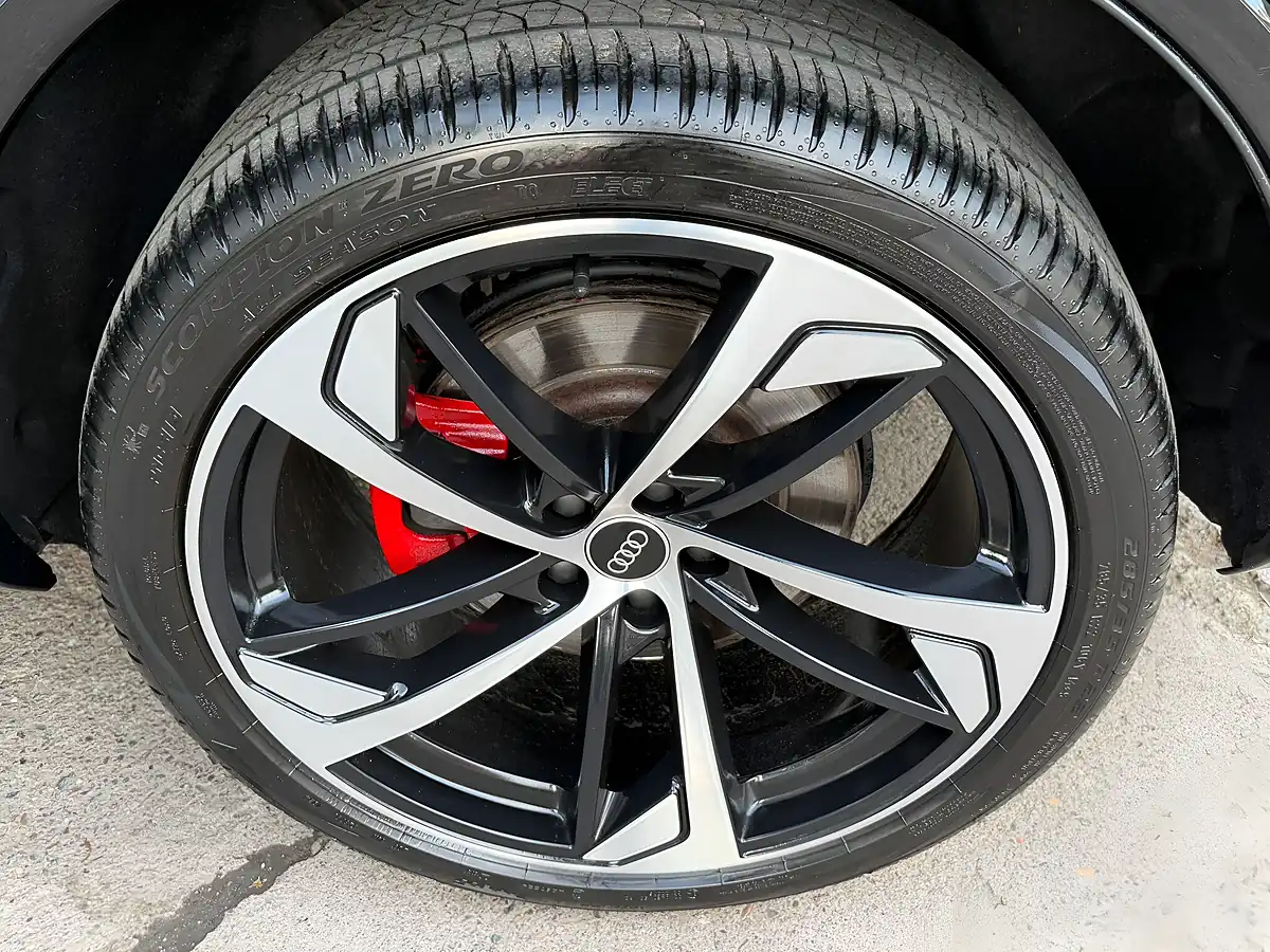 Used 2022 Audi Q7 Black Edition Mythos Black - Interior and Exterior details 19