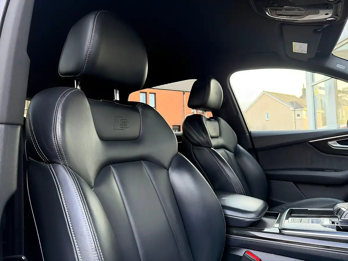 Used 2022 Audi Q7 Black Edition Mythos Black - Interior and Exterior details 8