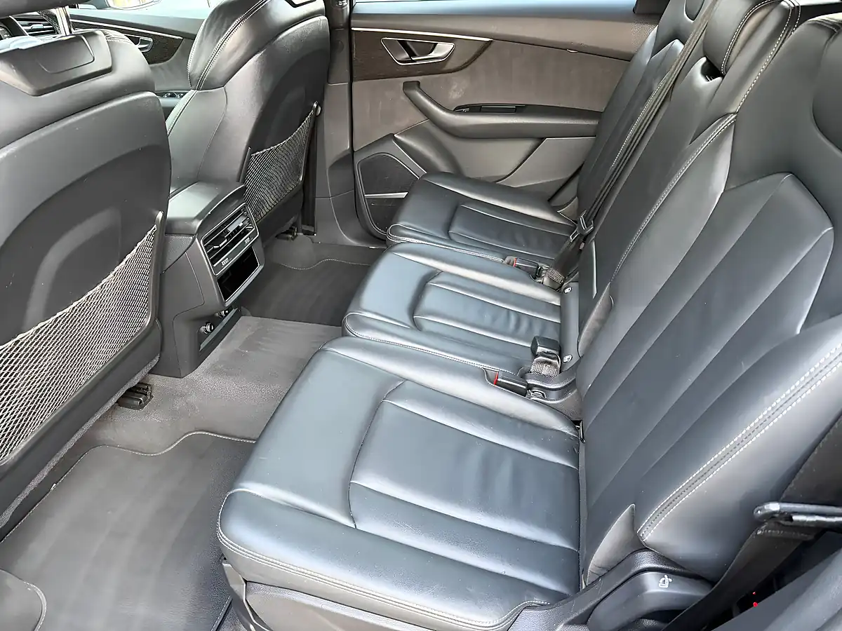 Used 2022 Audi Q7 Black Edition Mythos Black - Interior and Exterior details 9
