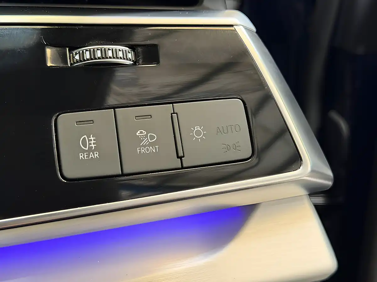 Used 2022 Audi Q7 S Line Navarra Blue - Interior and Exterior details 18