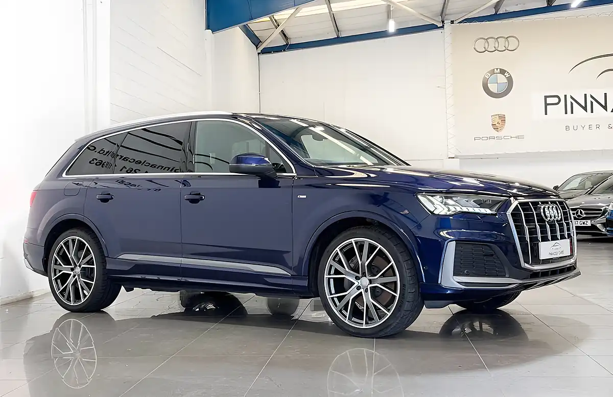 Used 2022 Audi Q7 S Line Navarra Blue - Interior and Exterior details 7