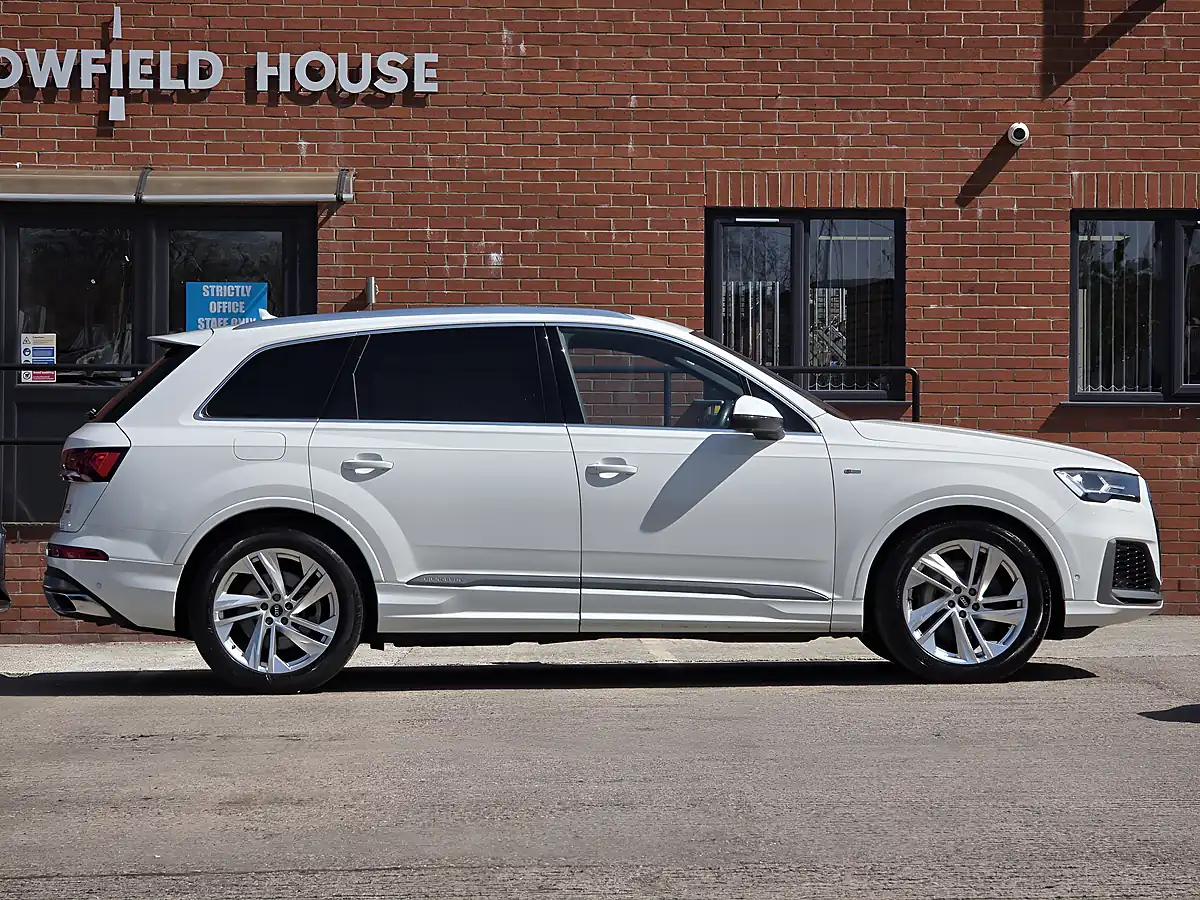 Used 2022 Audi Q7 S Line White - Interior and Exterior details 8