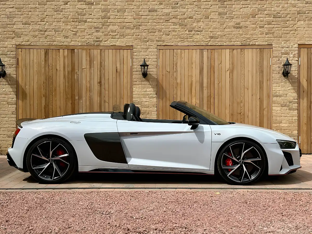Used 2022 Audi R8 Performance Edition Spyder Suzuka Grey - Interior and Exterior details 3