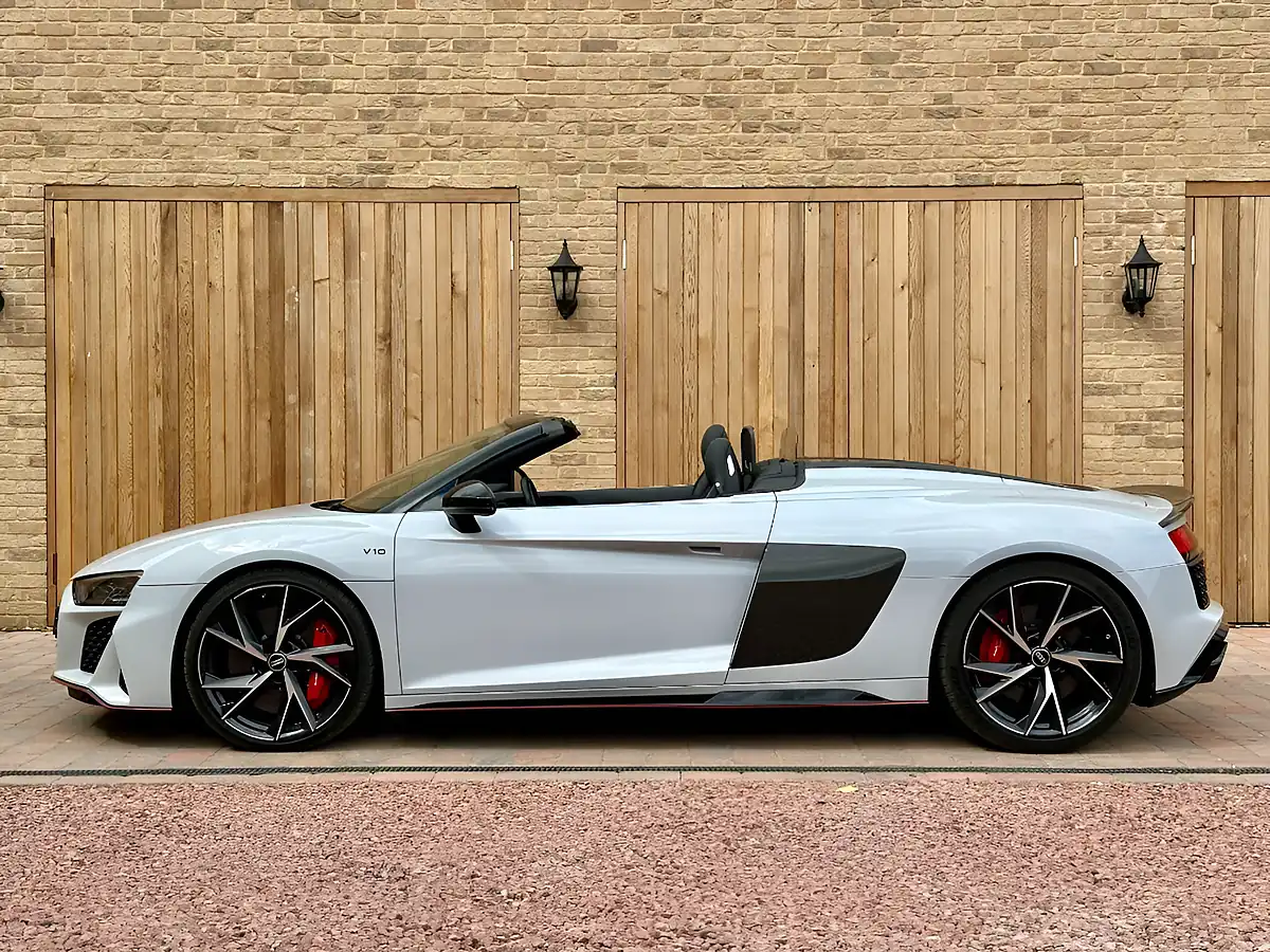 Used 2022 Audi R8 Performance Edition Spyder Suzuka Grey - Interior and Exterior details 4