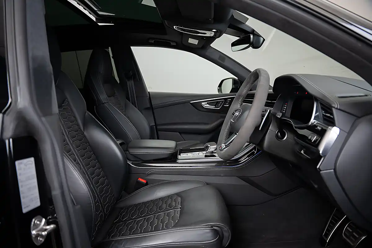 Used 2022 Audi RSQ8 Vorsprung Black - Interior and Exterior details 15