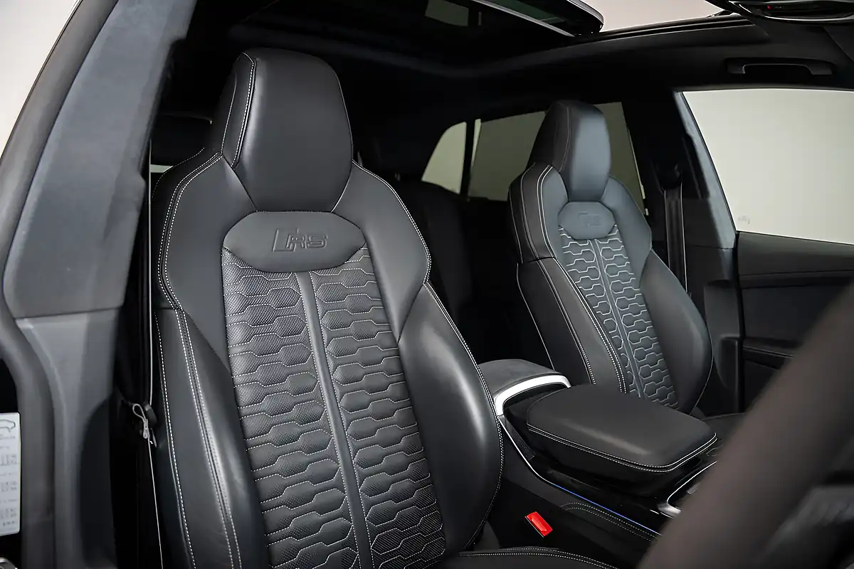 Used 2022 Audi RSQ8 Vorsprung Black - Interior and Exterior details 3