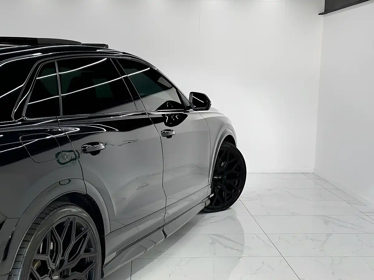 Used 2022 Audi RSQ8 Vorsprung Black - Interior and Exterior details 14