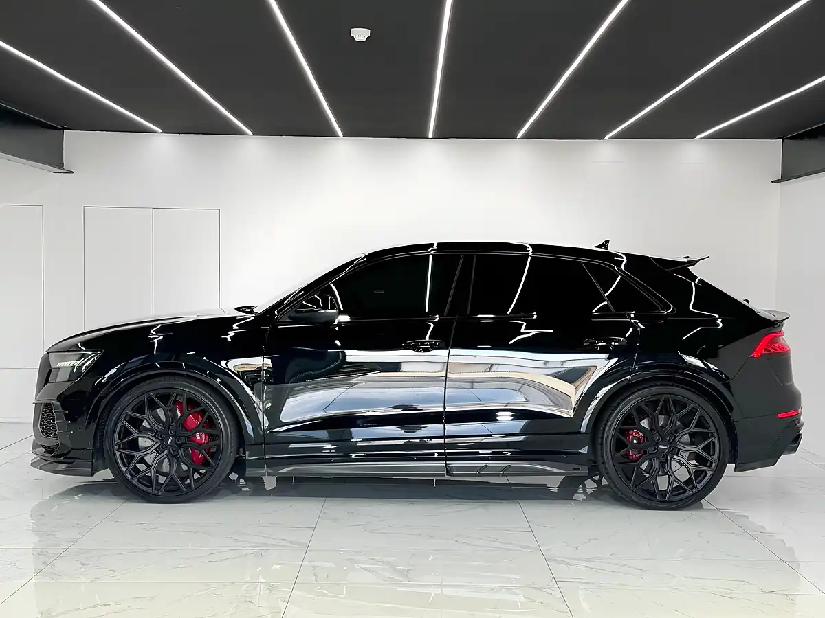 Used 2022 Audi RSQ8 Vorsprung Black - Interior and Exterior details 3