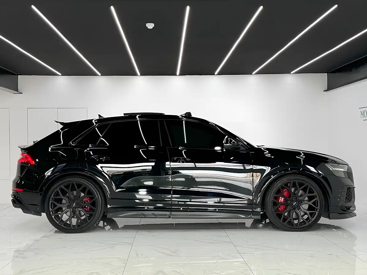 Used 2022 Audi RSQ8 Vorsprung Black - Interior and Exterior details 4