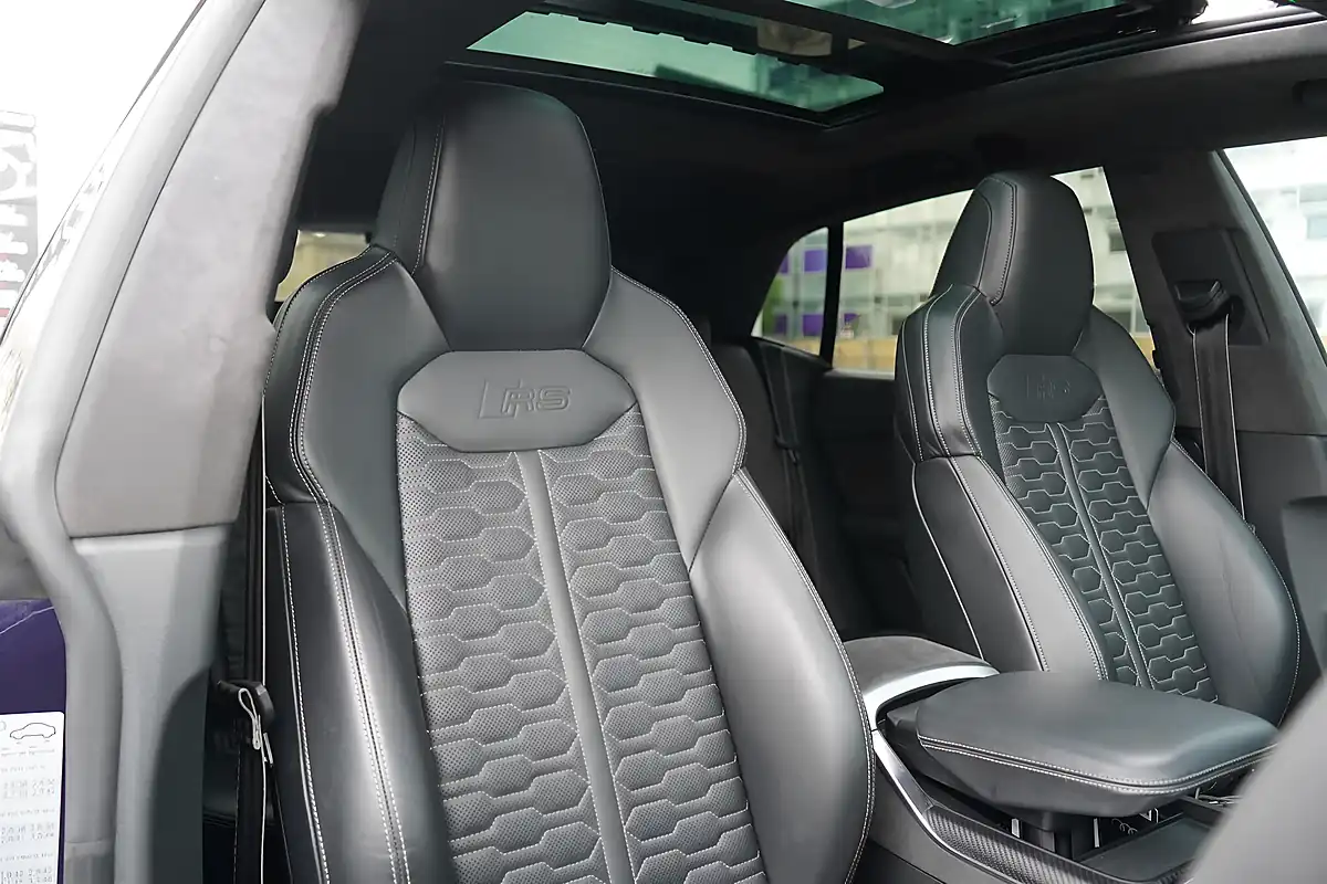 Used 2022 Audi RSQ8 Vorsprung Purple - Interior and Exterior details 3