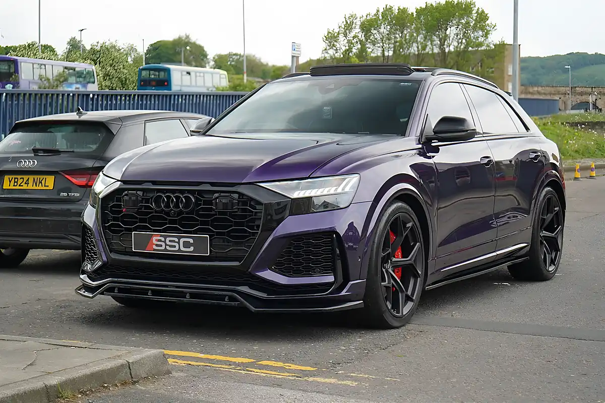 Used 2022 Audi RSQ8 Vorsprung Purple - Interior and Exterior details 6