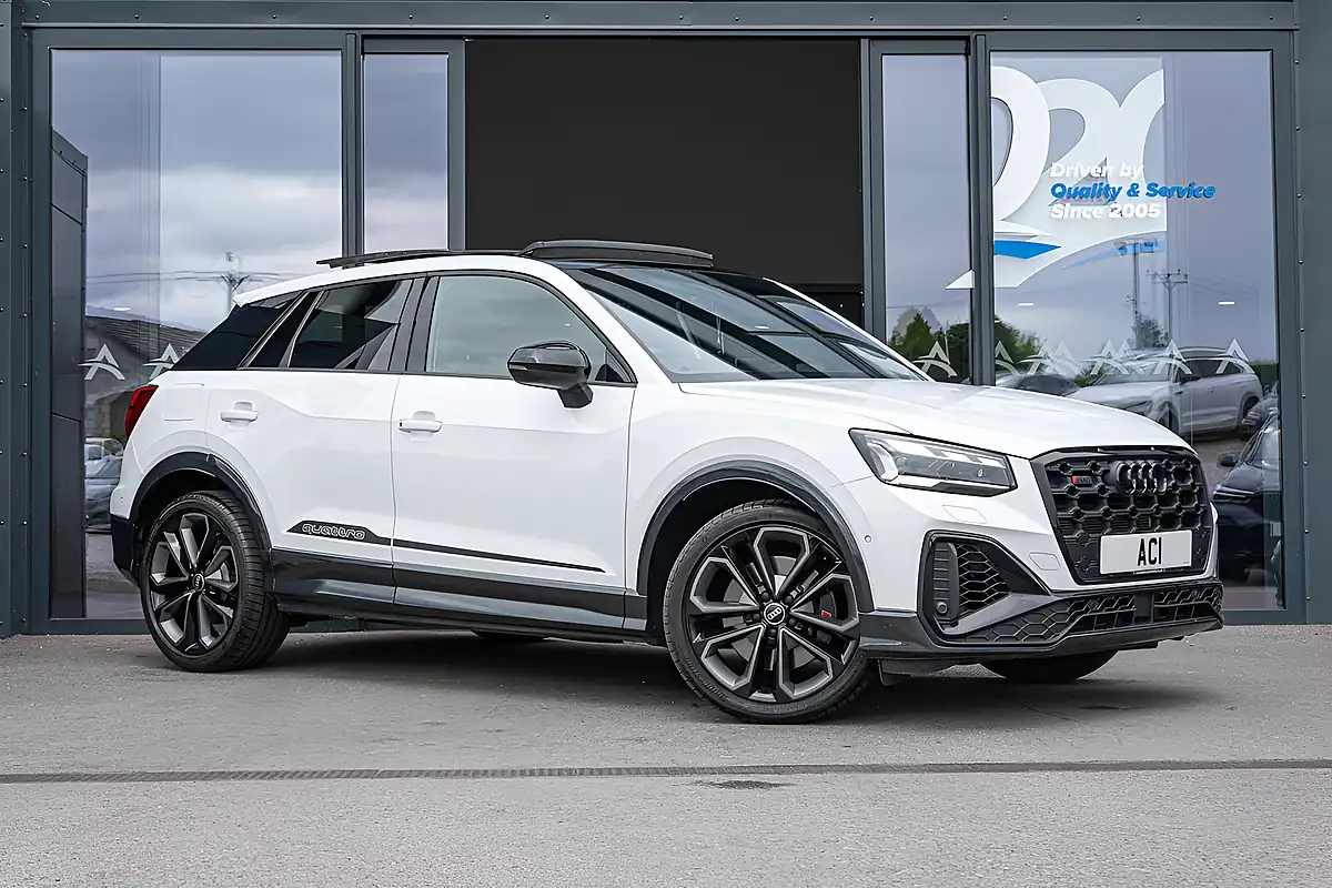 Used 2022 Audi SQ2 Vorsprung Glacier White - Front View