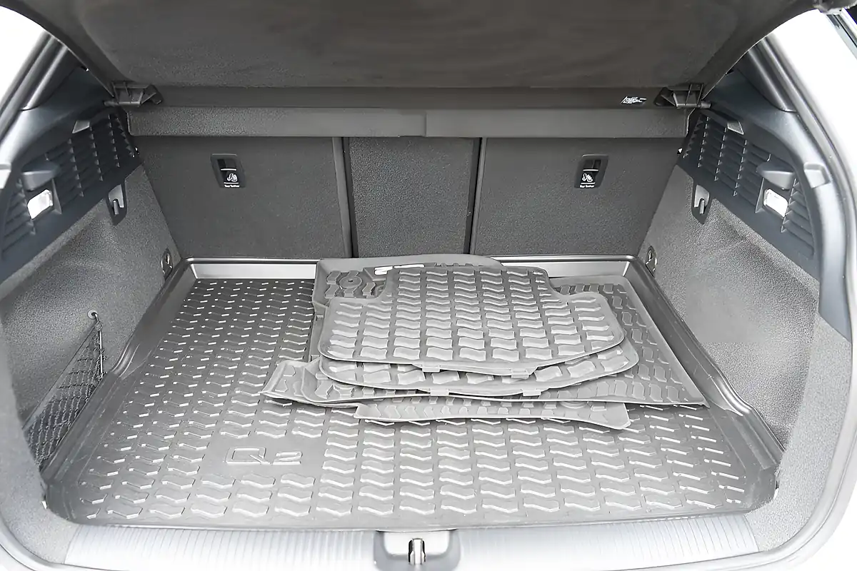 Used 2022 Audi SQ2 Vorsprung Glacier White - Interior and Exterior details 20