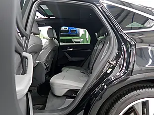 Used 2022 Audi SQ5 Sportback Black - Interior and Exterior details 10