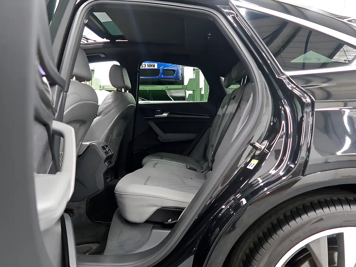 Used 2022 Audi SQ5 Sportback Black - Interior and Exterior details 10
