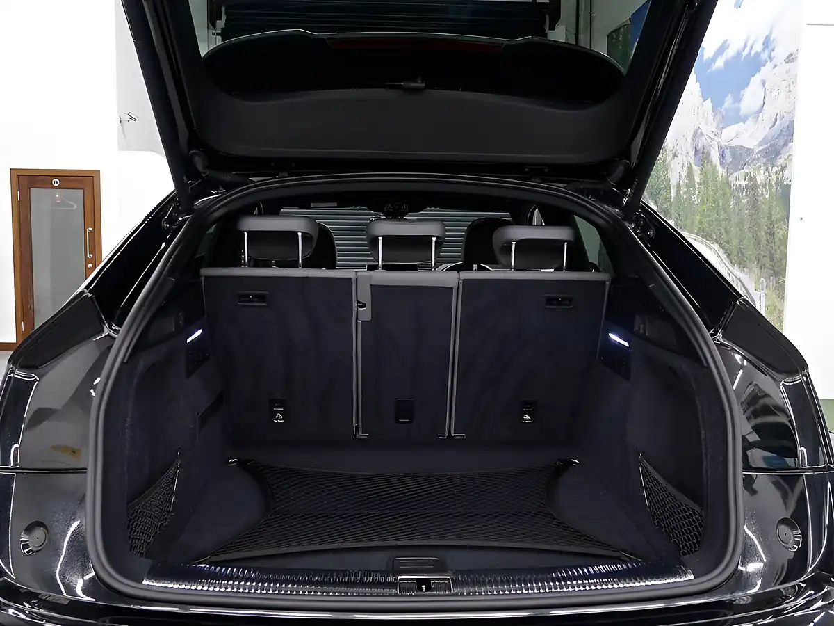 Used 2022 Audi SQ5 Sportback Black - Interior and Exterior details 18