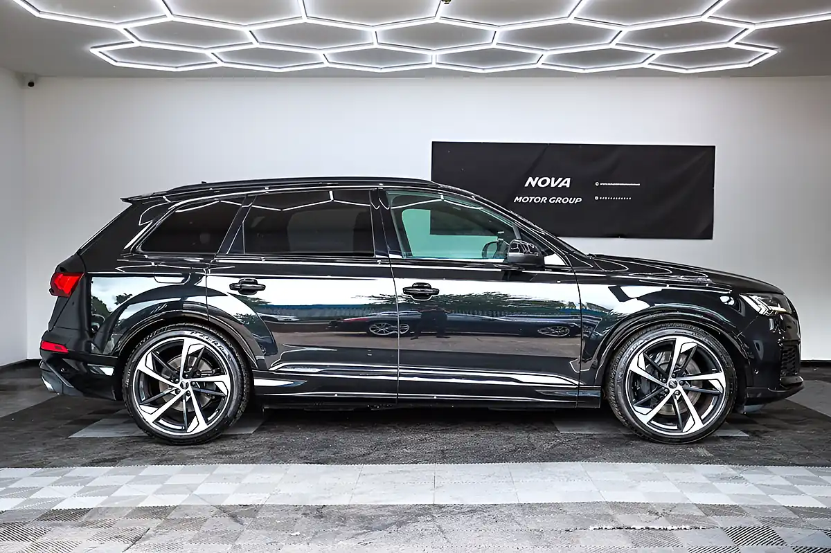 Used 2022 Audi SQ7 Black Edition Black - Interior and Exterior details 5