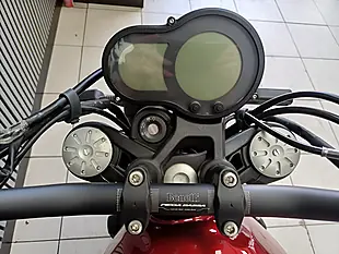 Used 2022 Benelli Leoncino 500 Trail Red - Interior and Exterior details 10