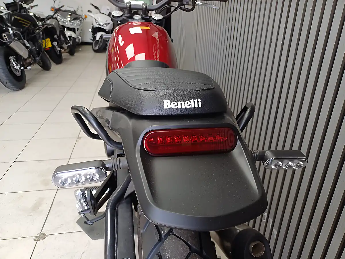 Used 2022 Benelli Leoncino 500 Trail Red - Interior and Exterior details 12