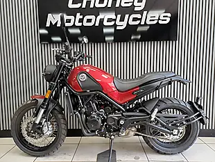 Used 2022 Benelli Leoncino 500 Trail Red - Interior and Exterior details 2