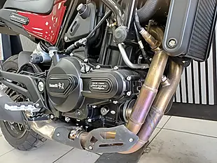Used 2022 Benelli Leoncino 500 Trail Red - Interior and Exterior details 9