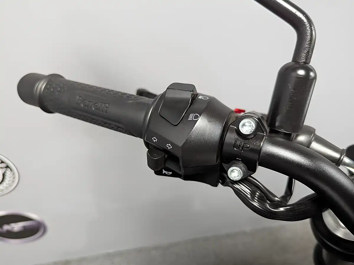Used 2022 Benelli Tnt Black - Interior and Exterior details 19
