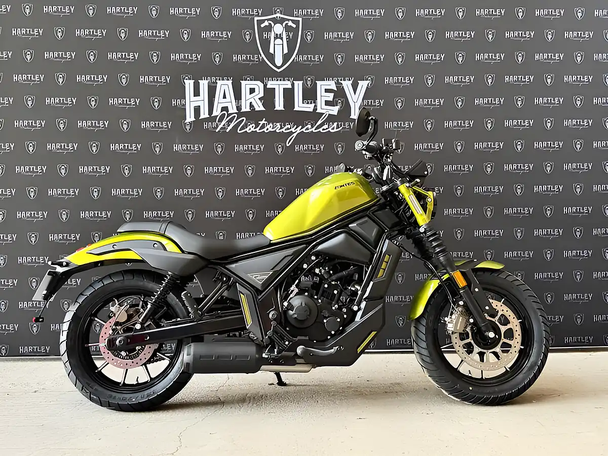 Used 2022 Benelli Trk 502 Adventure Red - Interior and Exterior details 11